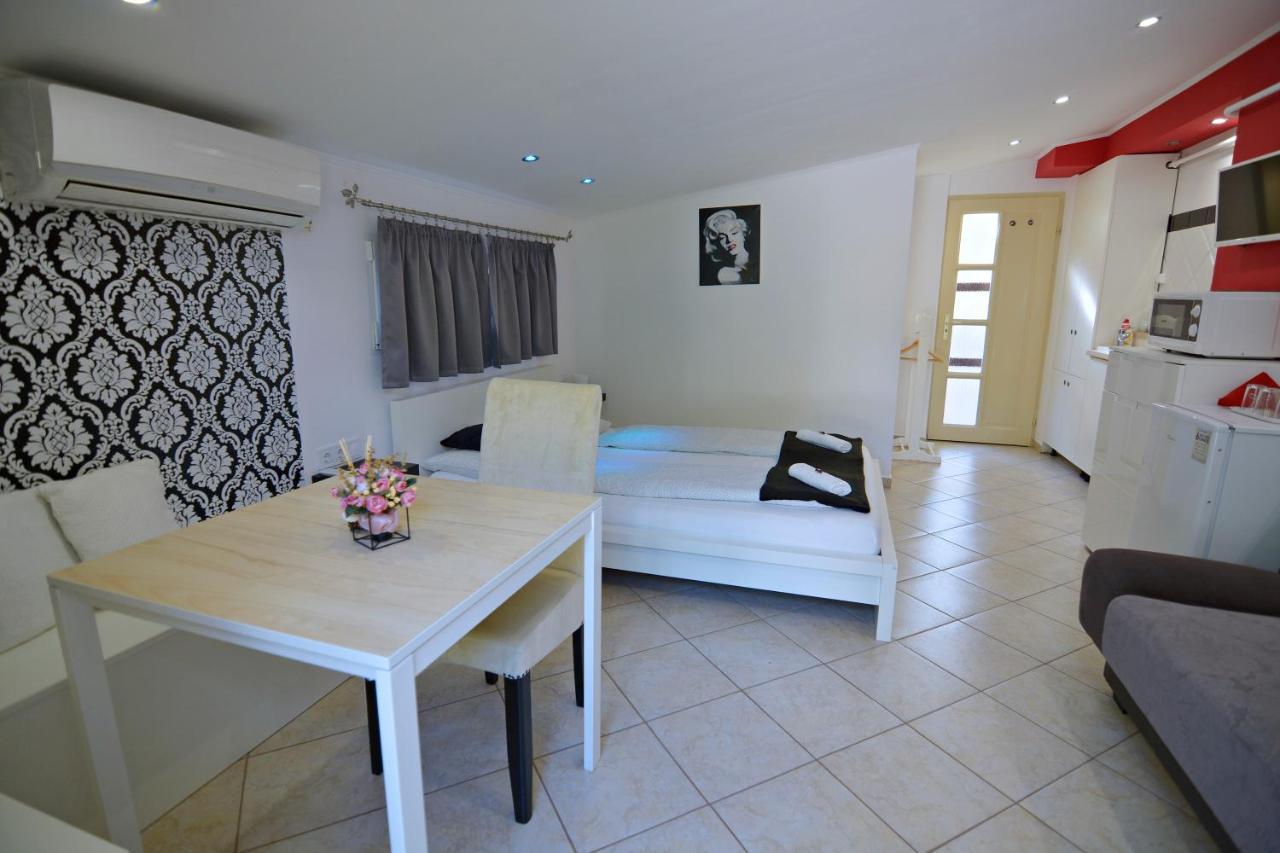 R.Gold Apartman Мако Экстерьер фото