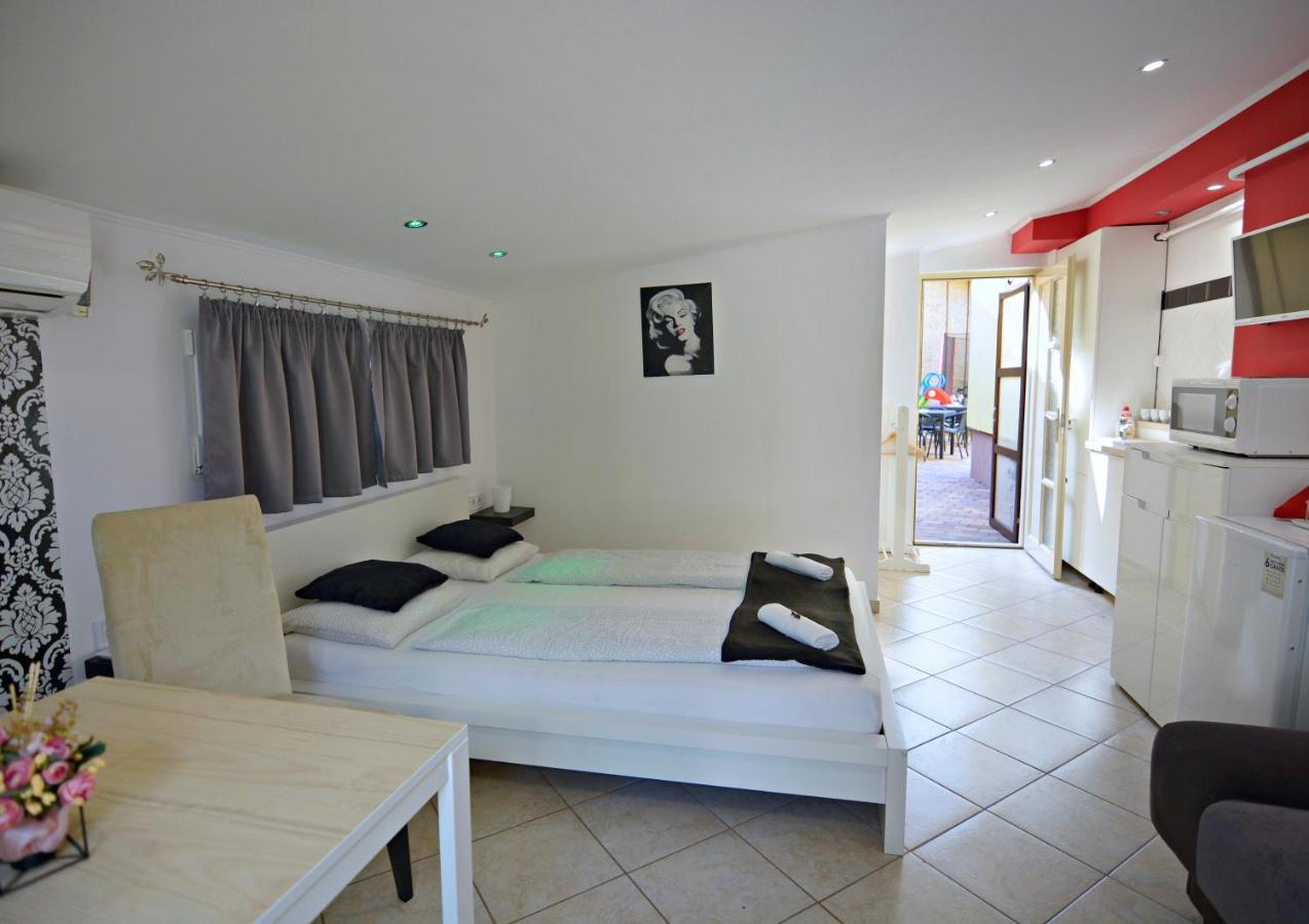 R.Gold Apartman Мако Экстерьер фото