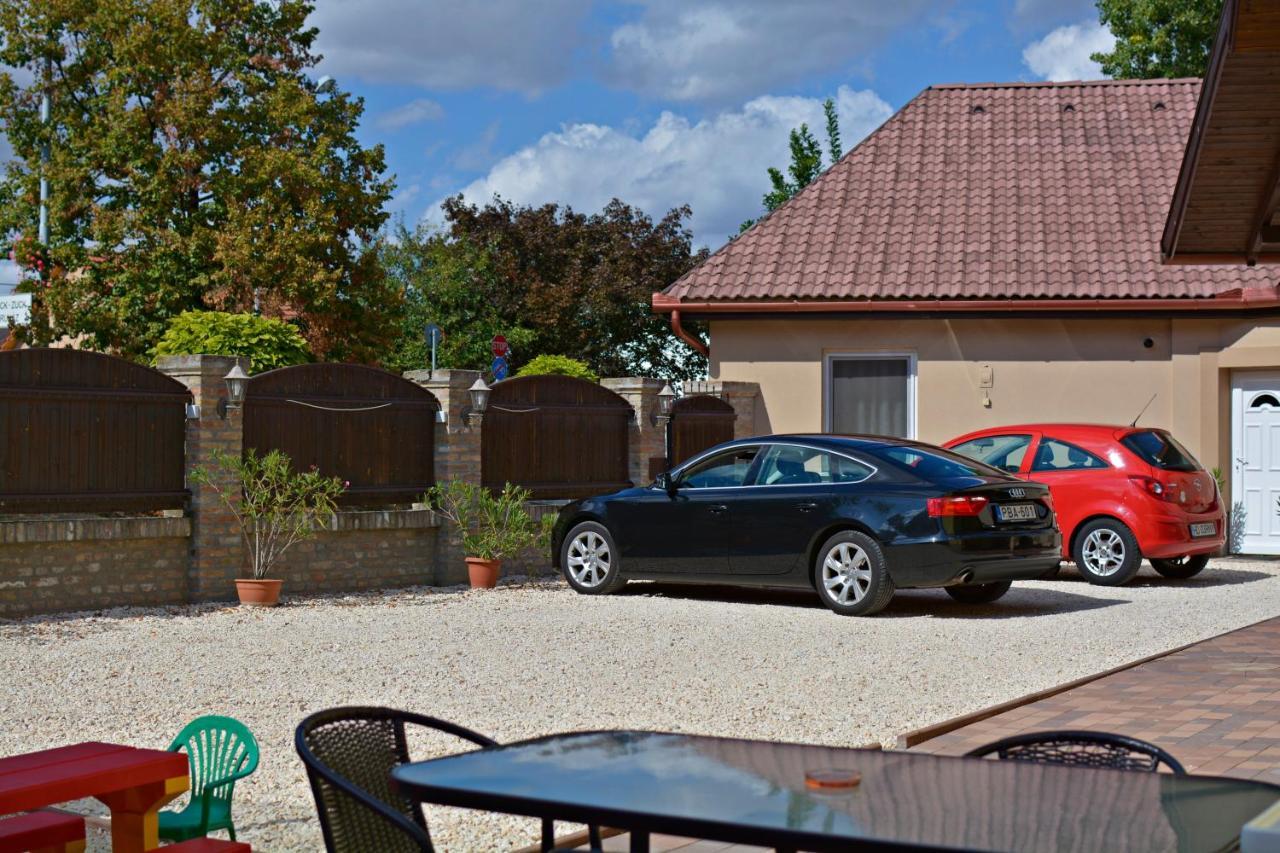 R.Gold Apartman Мако Экстерьер фото