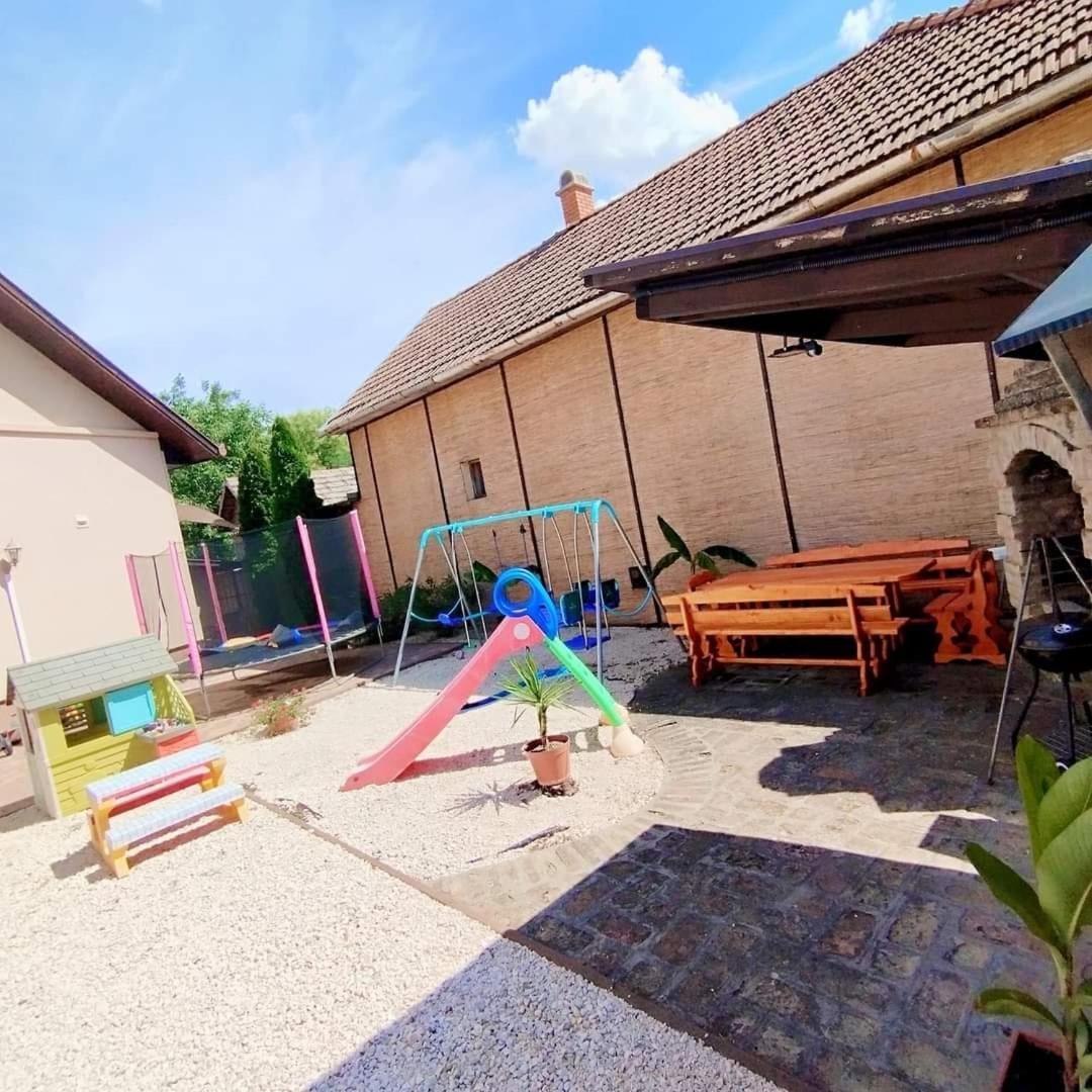 R.Gold Apartman Мако Экстерьер фото