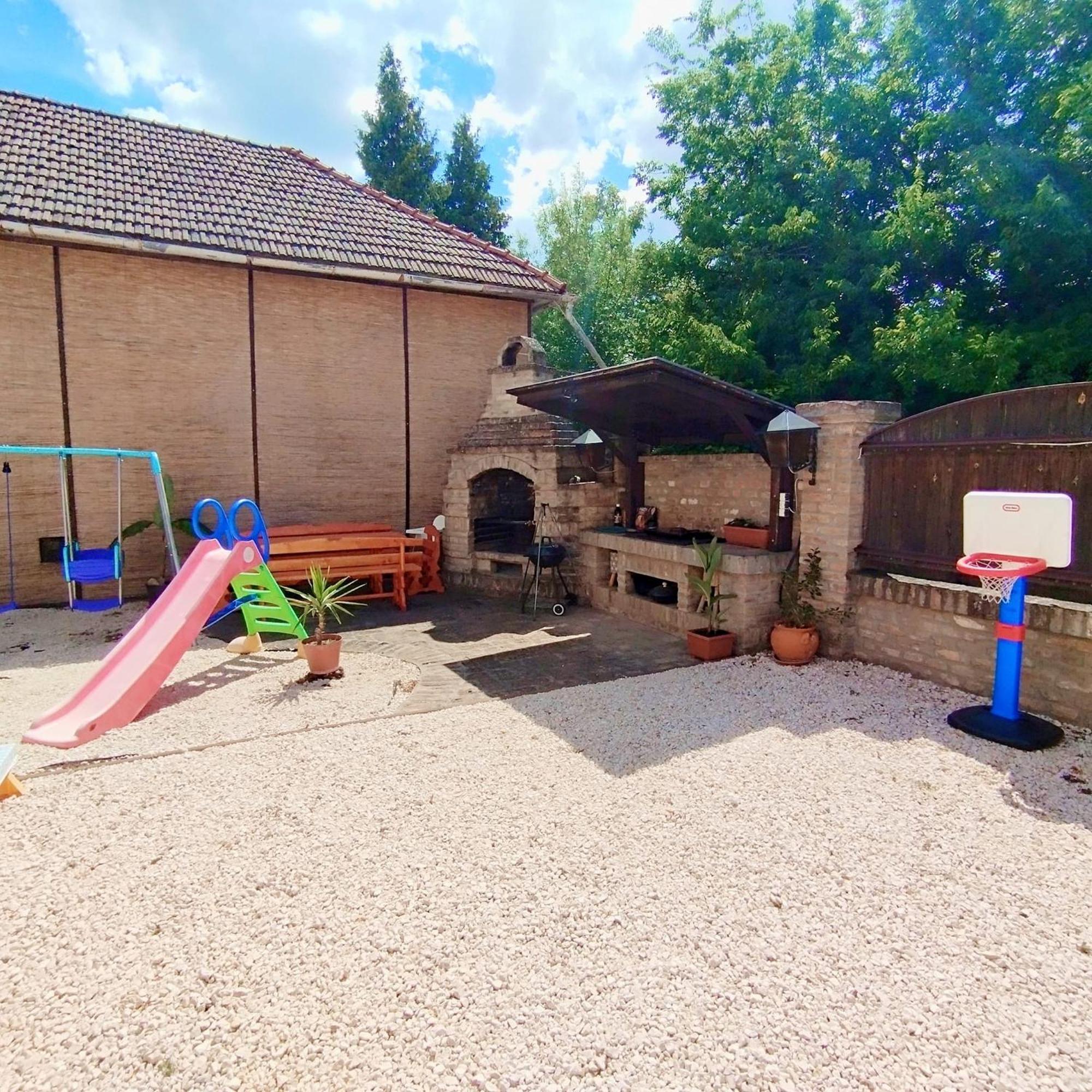 R.Gold Apartman Мако Экстерьер фото